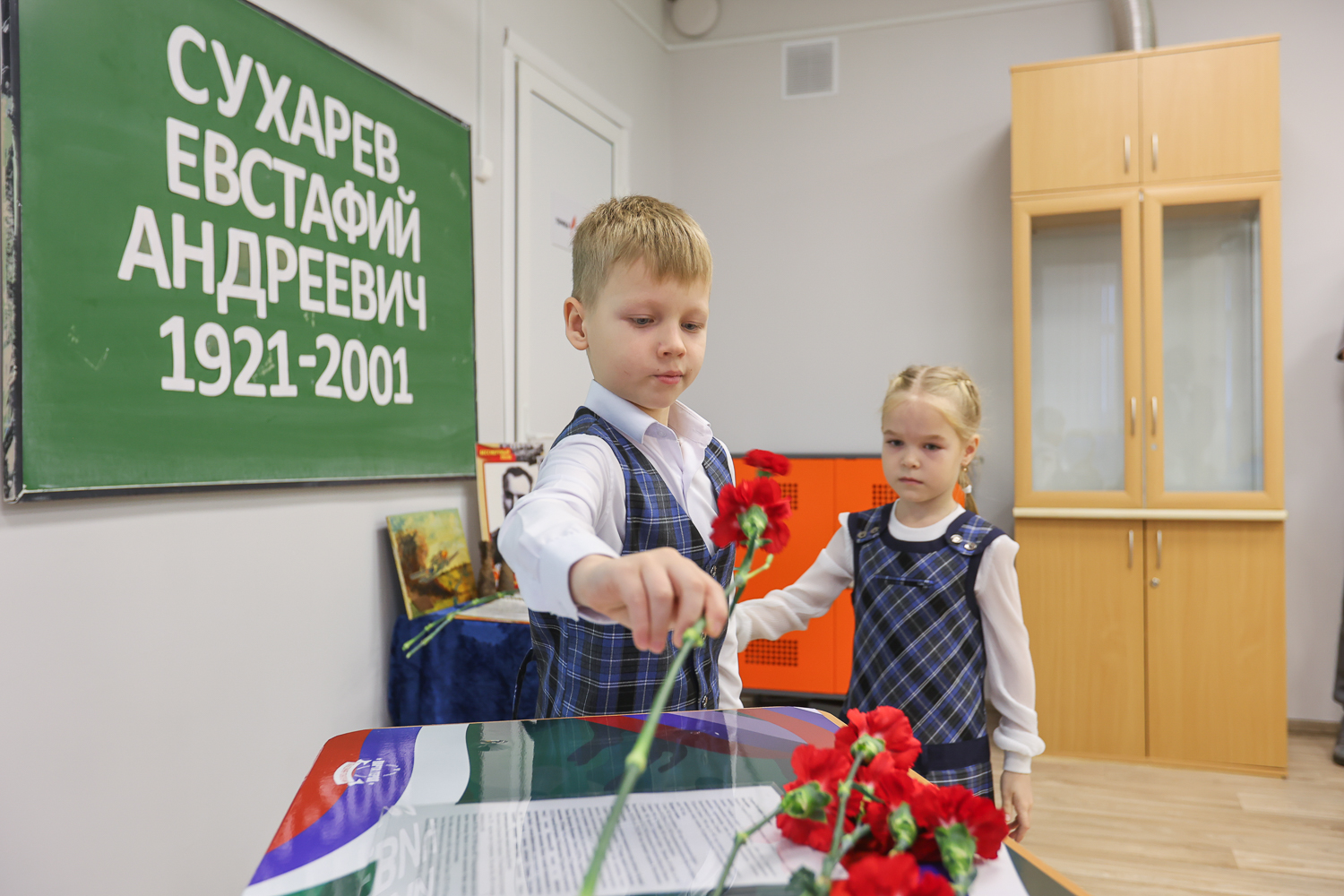 Парту Героя открыли в школе №25