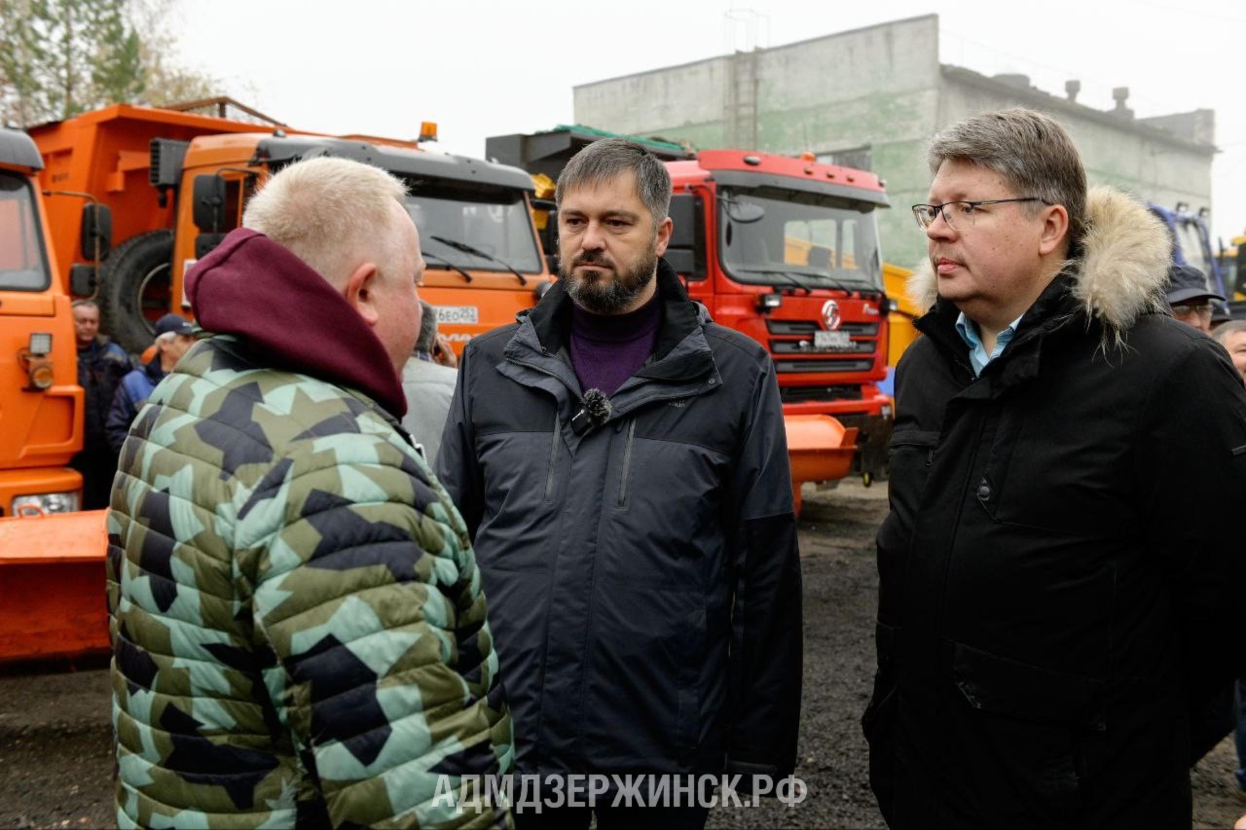 Содержать дороги и общественные пространства Дзержинска зимой будут 90 спецмашин