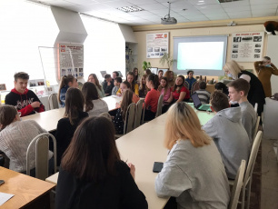 Сотрудники Дзержинской Госавтоинспекции встретились с активистами отрядов Юных инспекторов движения (ЮИД)