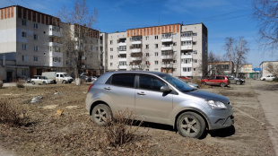 В Дзержинске проходят рейды по выявлению автомобилей, припаркованных на газонах и детских площадках