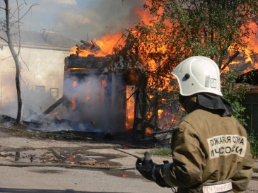 Дзержинцев призывают к осторожному обращению с огнем