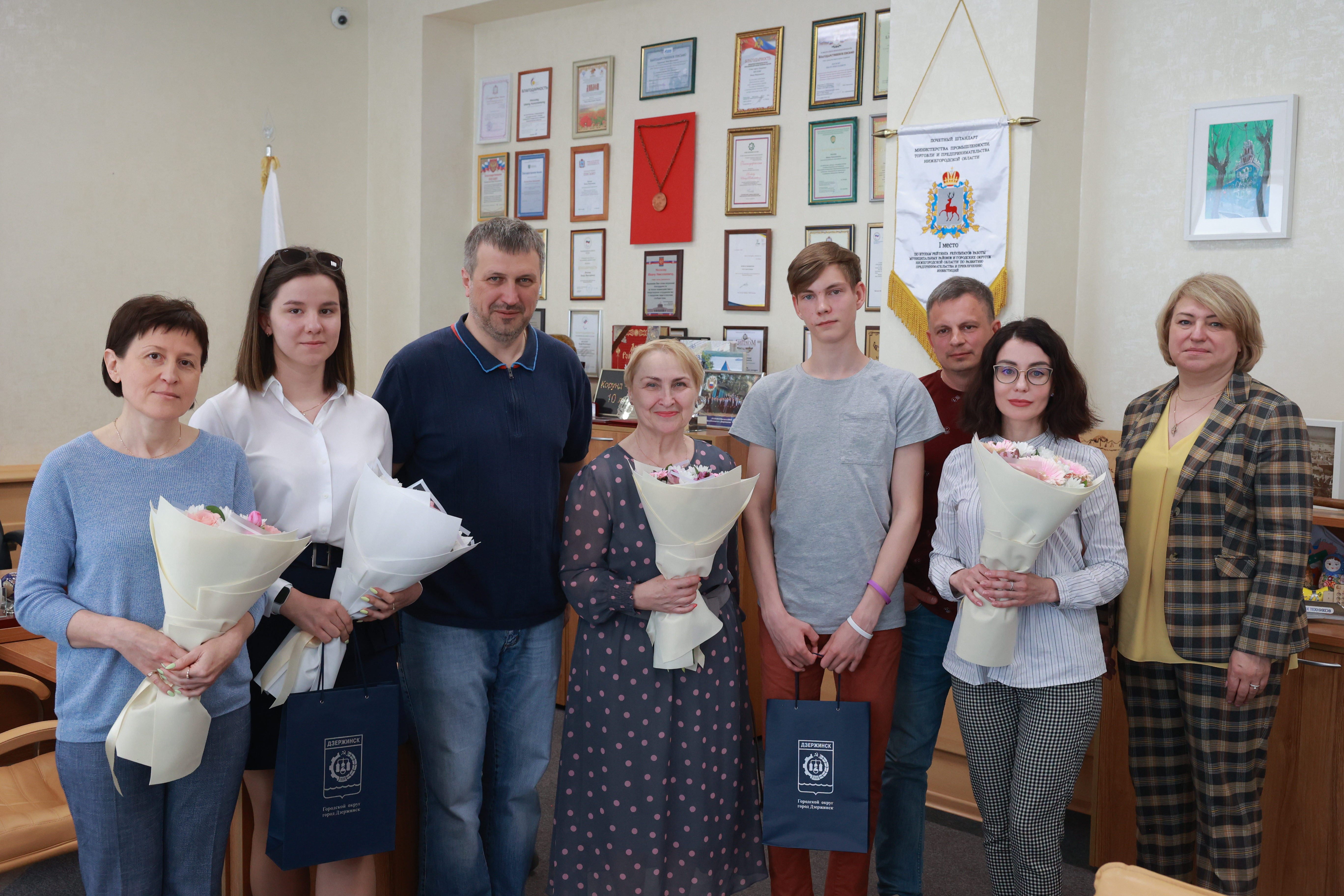 Глава города Дзержинска Иван Носков поздравил обладателей звания «Ученик года»