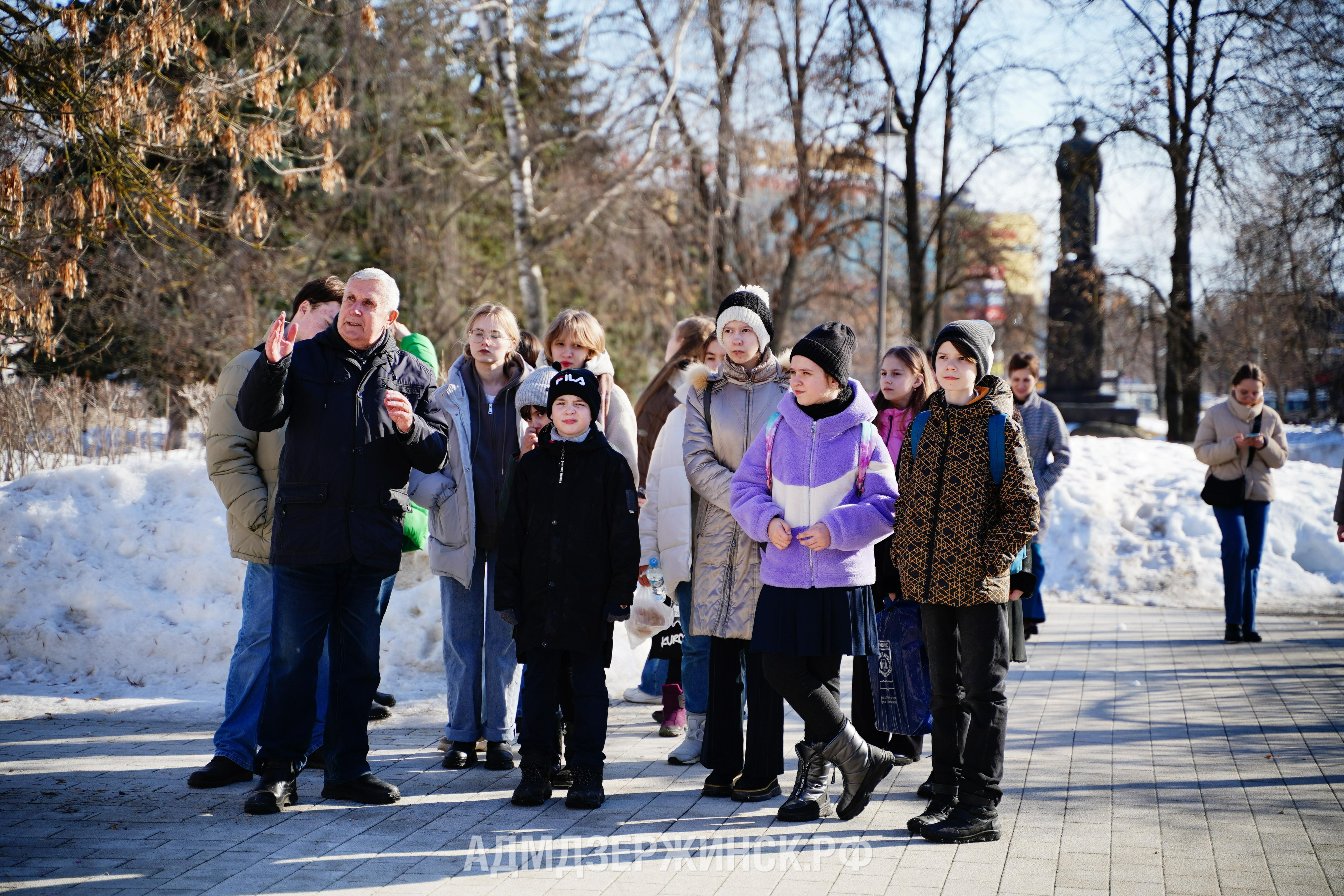 Школьники из Чебоксар побывали в Дзержинске в рамках всероссийского проекта «Книга города»
