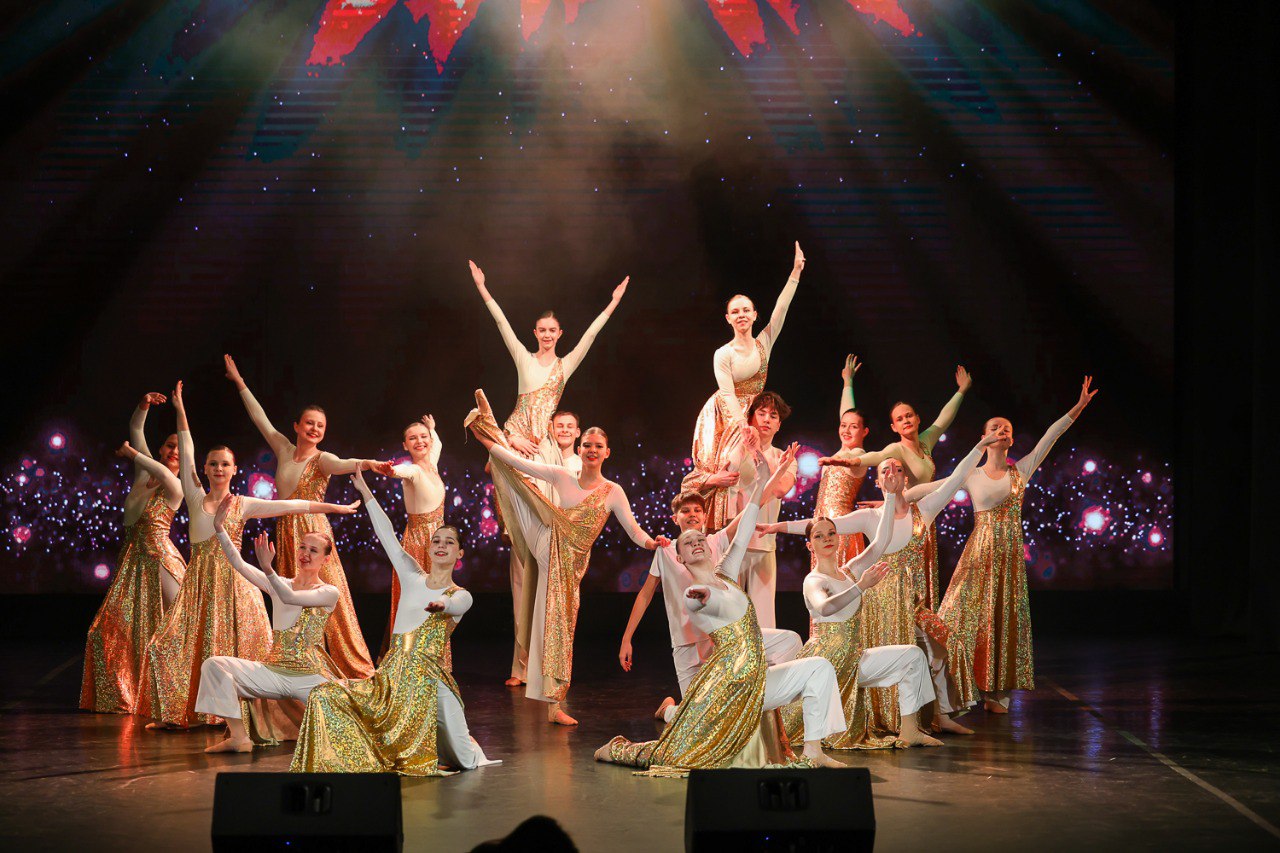 В ДКХ состоялся большой праздничный концерт в честь Дня работника жилищно-коммунального хозяйства.