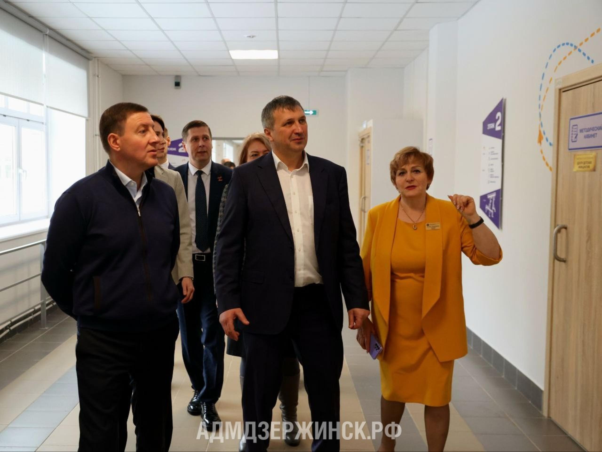 Андрей Турчак посетил школу № 2 «Город наук» в городе Дзержинске