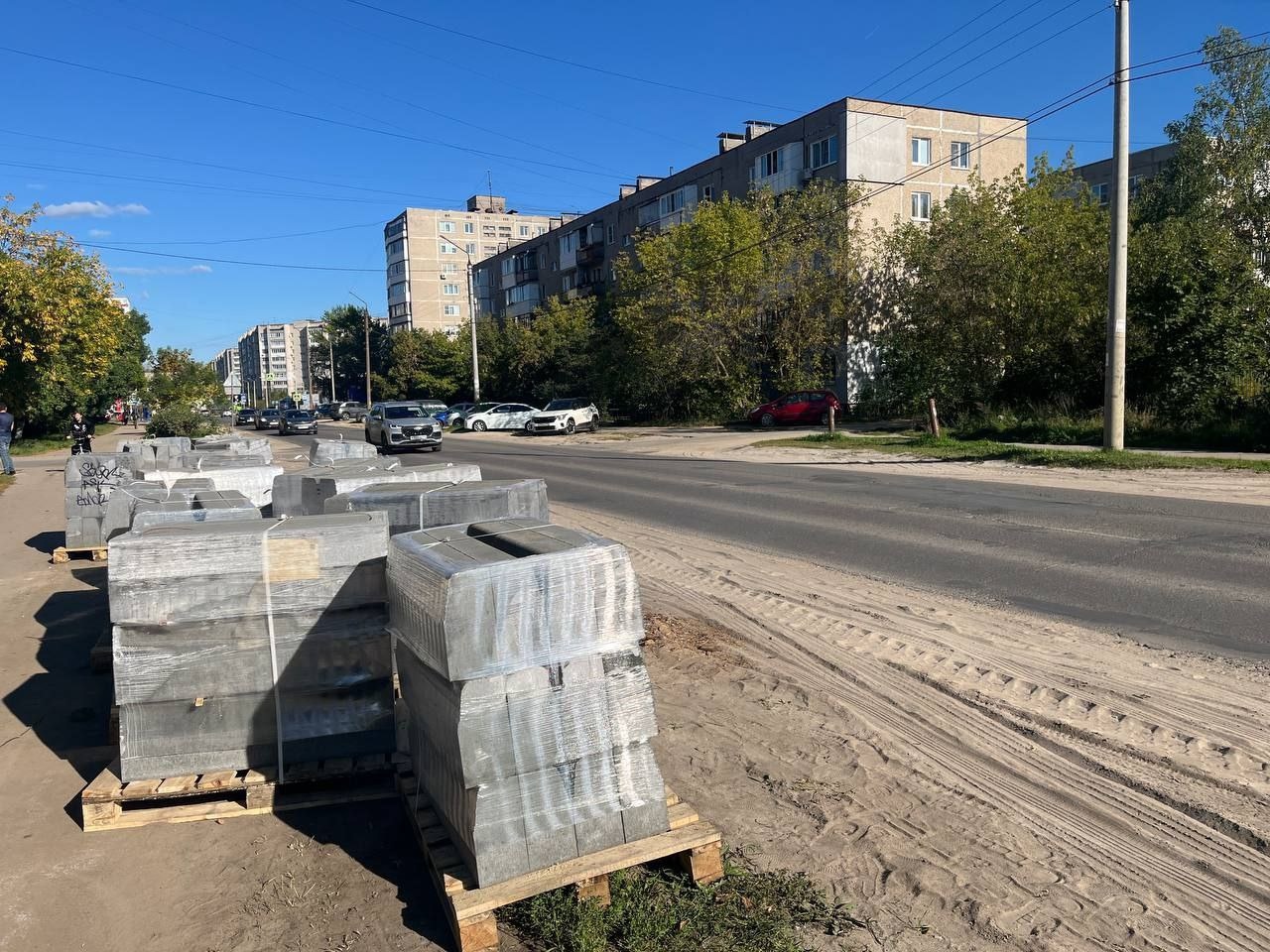 Глава города Михаил Клинков рассказал о начале ремонта асфальтового покрытия на улице Строителей