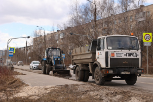 Коммунальные службы Дзержинска приступили к работам по уборке города после зимы