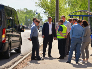 Глава города Иван Носков проверил выполнение работ по ремонту дорог в Дзержинске 