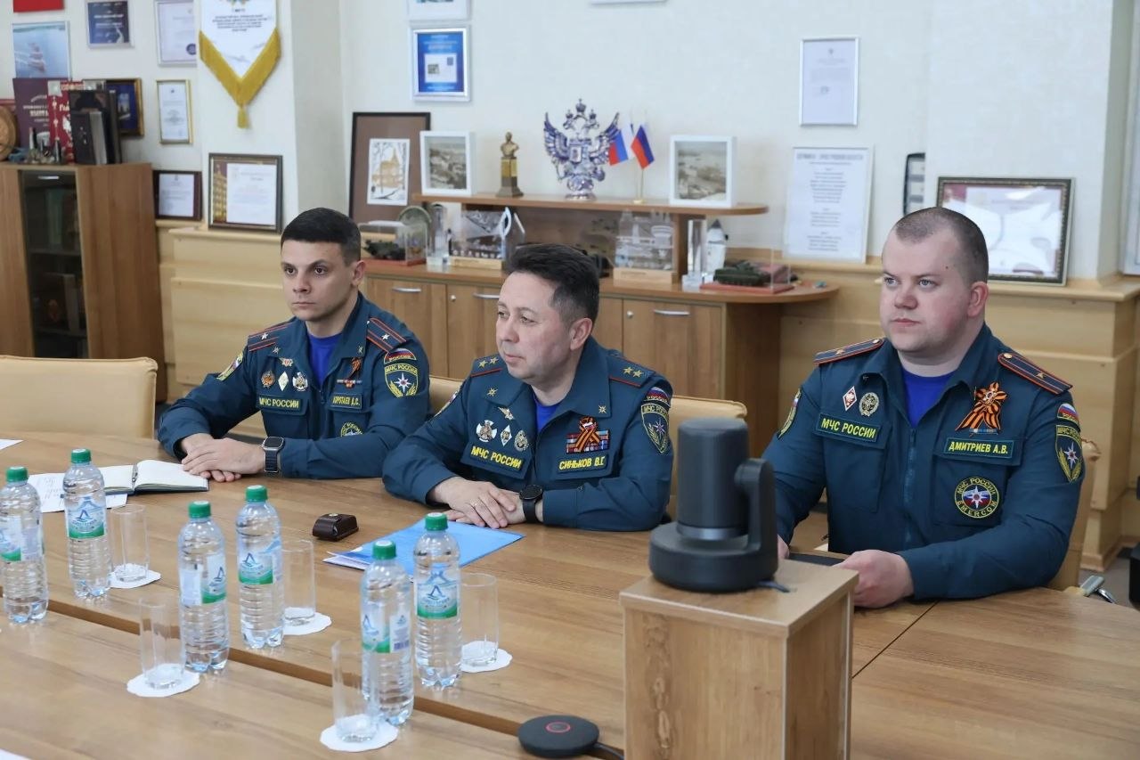 Глава города Михаил Клинков провел рабочую встречу с начальником ГУ МЧС России по Нижегородской области Валерием Синьковым.