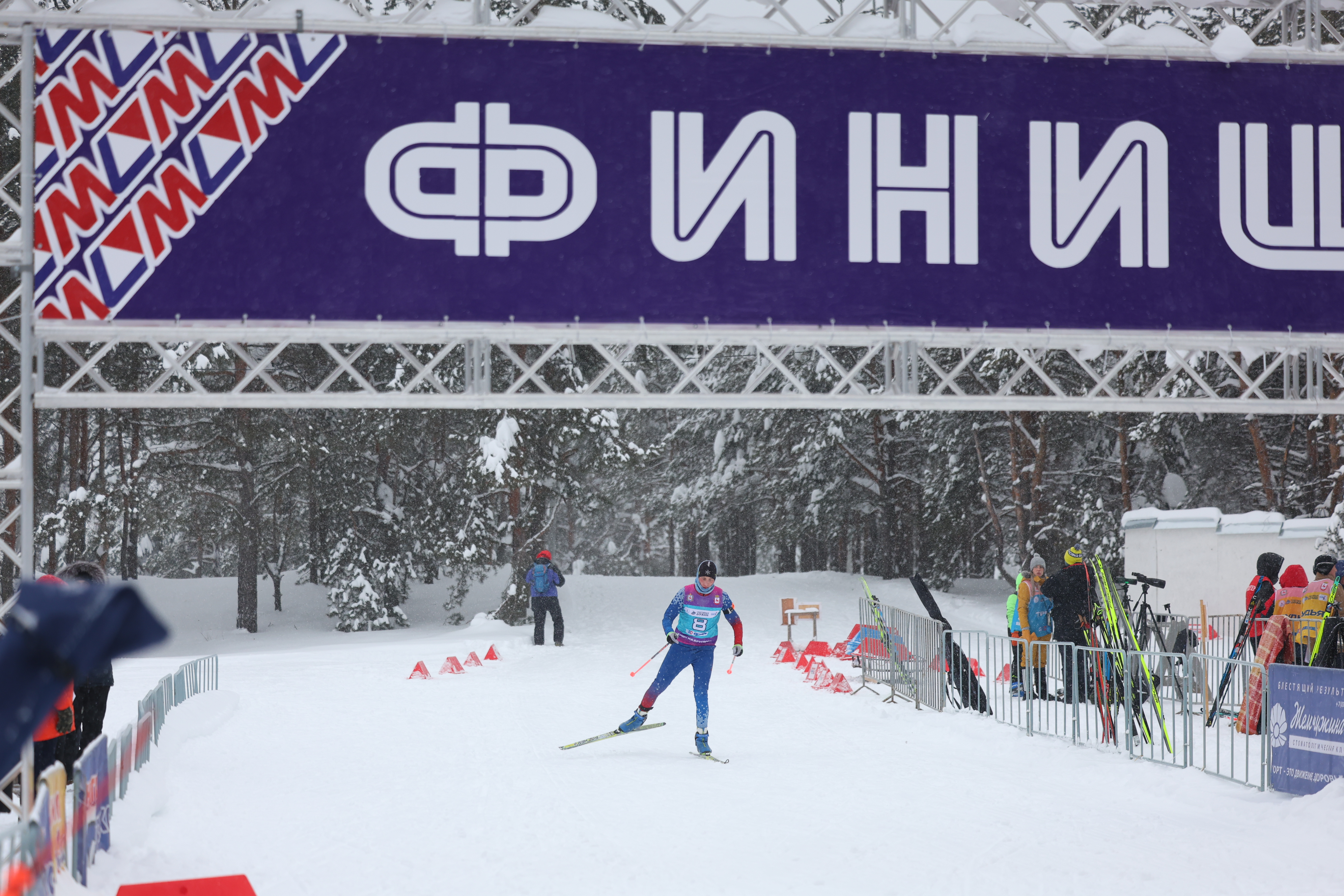 60 спортсменов приняли участие в межрегиональных соревнованиях по биатлону