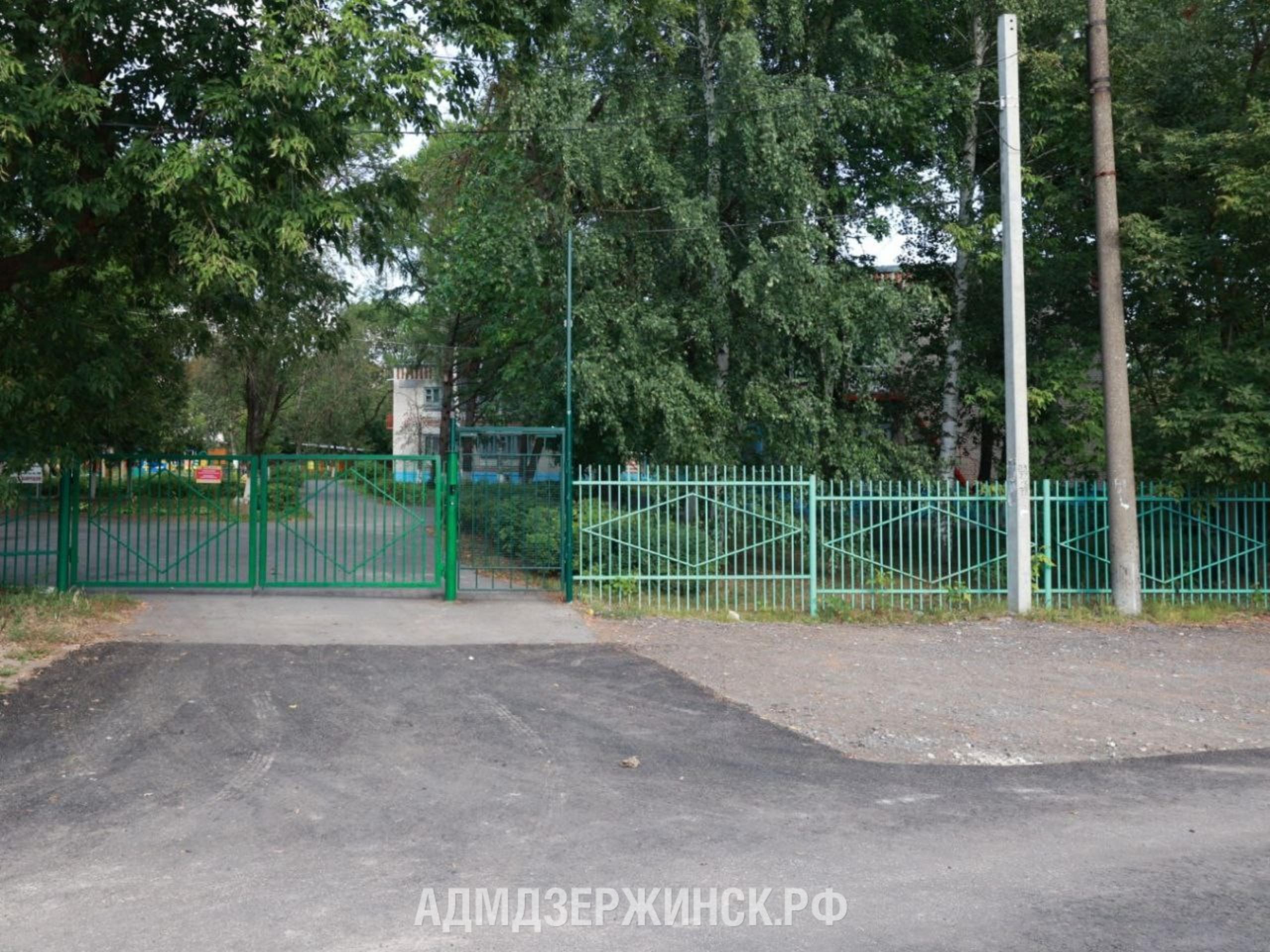 Подъезды к 12 учреждениям соцсферы Дзержинска отремонтируют в этом году