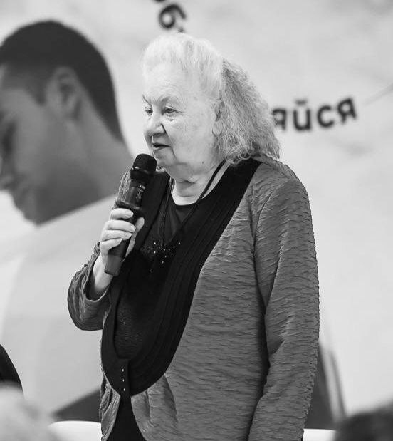 Глава города Михаил Клинков простился с Верой Александровной Гамзюль