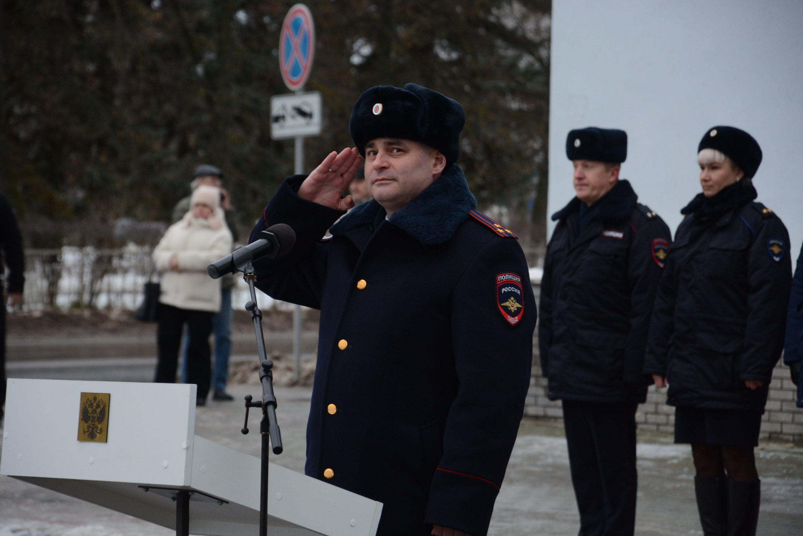 Открытый гарнизонный развод личного состава Управления МВД России прошел на площади Дзержинского.