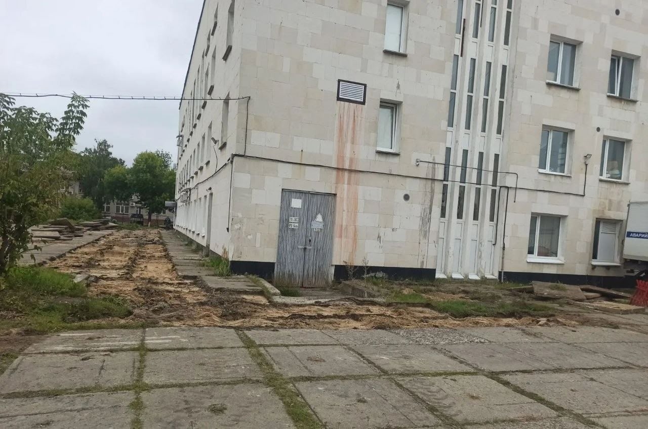 Начались работы по благоустройству Театральной площади.
