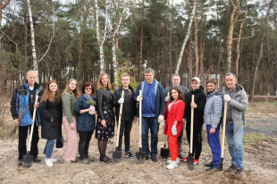 Глава Дзержинска и Молодежная администрация приняли участие в уборке общественных пространств