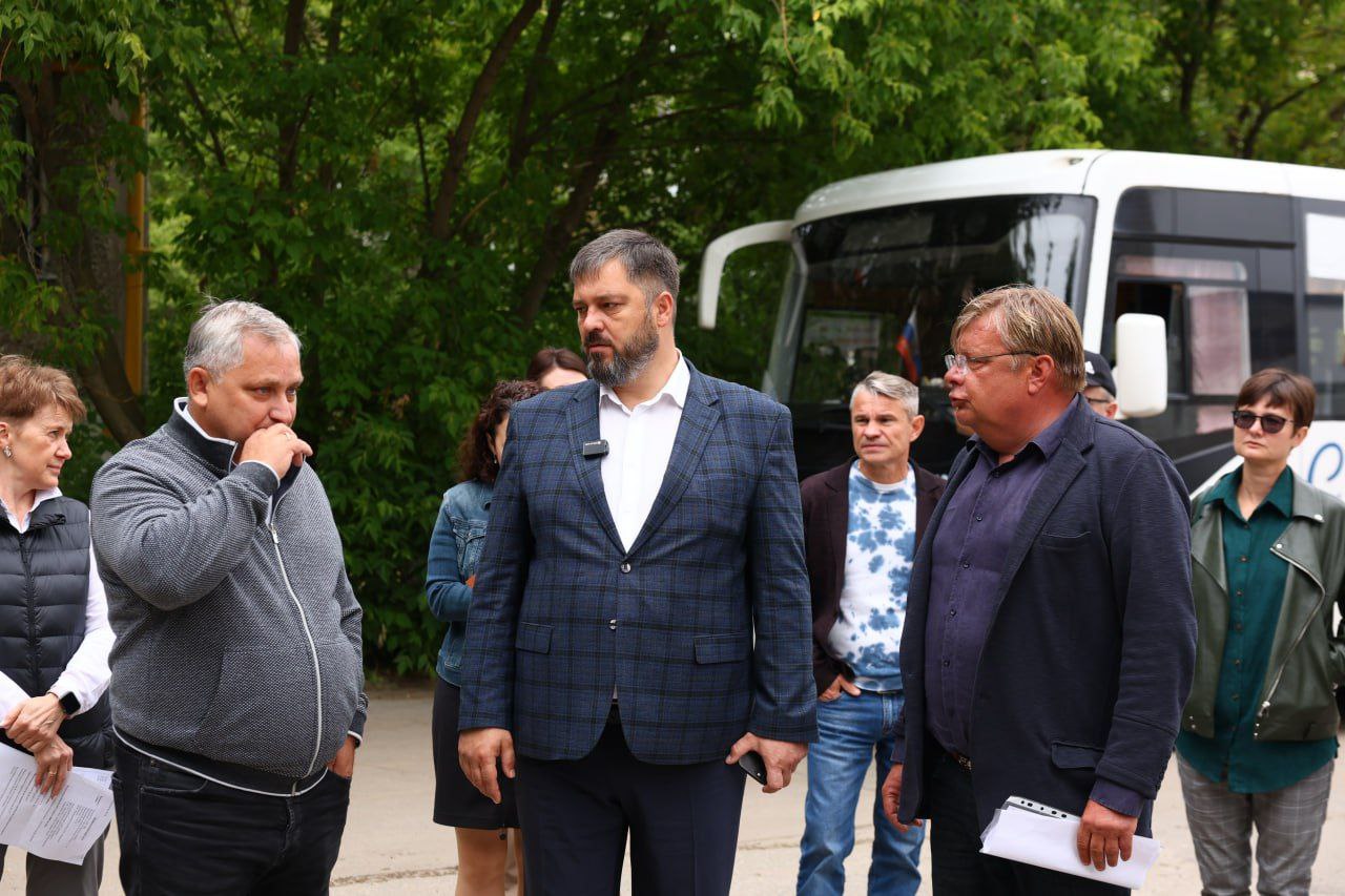 Глава города Михаил Клинков вместе с депутатом Романом Шиловым обсудили вопросы благоустройства на округе №15