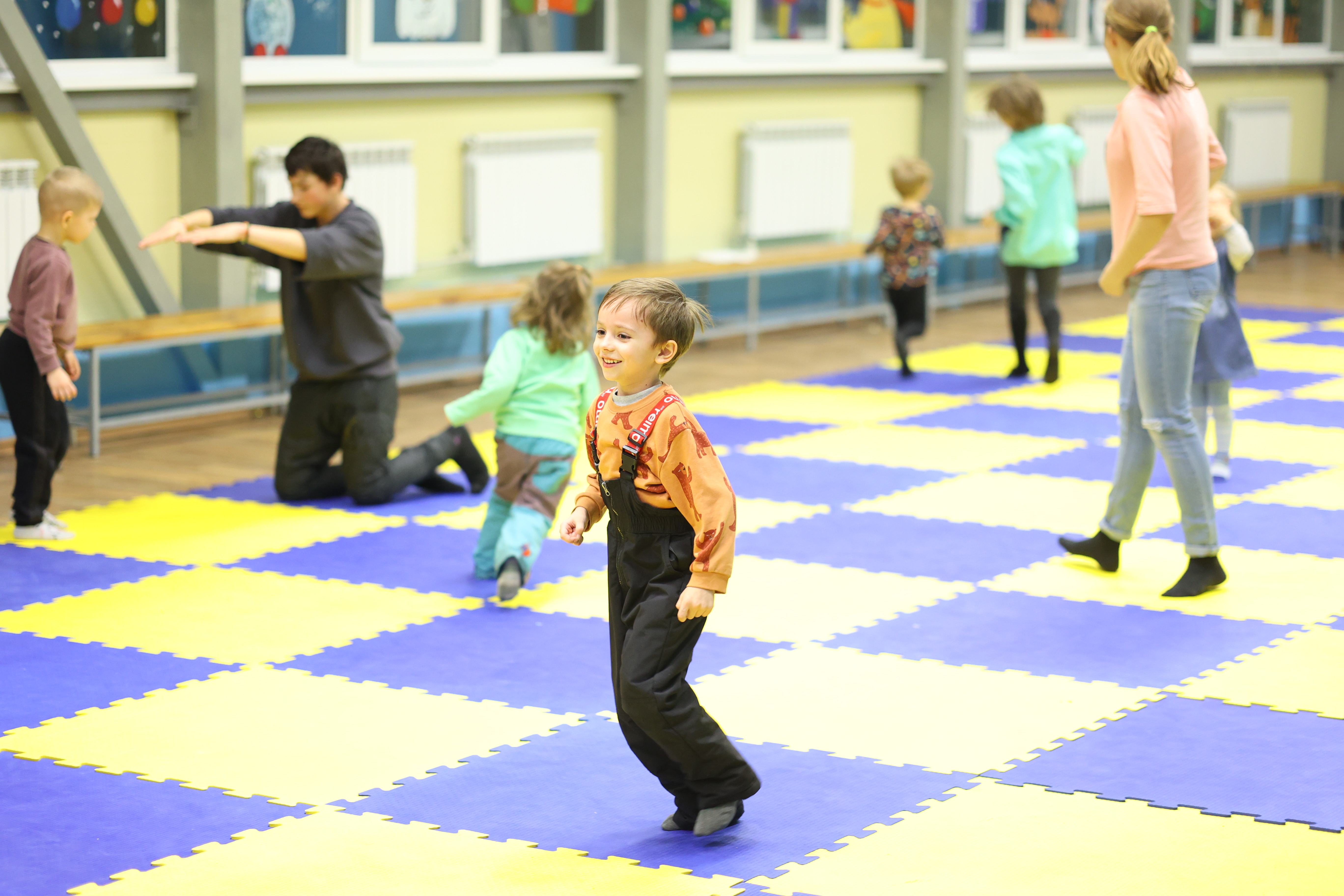 Глава Дзержинска Иван Носков встретился с жителями Донецкой и Луганской республик