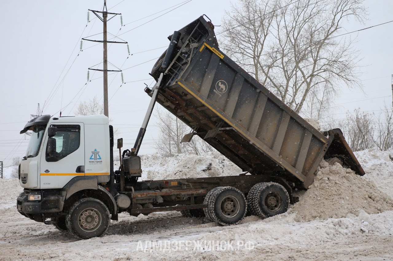 Рекордные 42 тысячи кубометров снега вывезли из Дзержинска за неделю