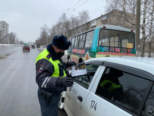 Сотрудники Дзержинской Госавтоинспекции призвали водителей не выезжать на полосу встречного движения