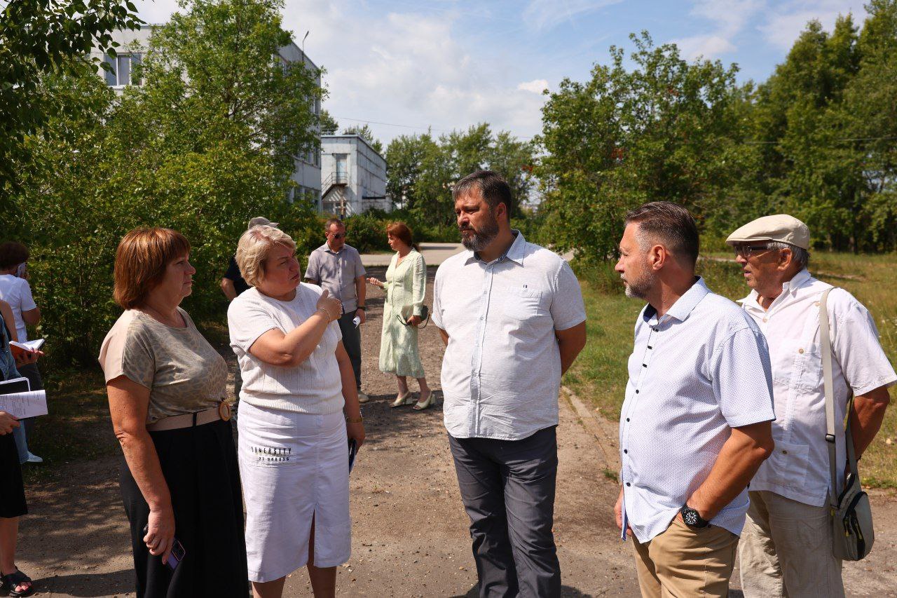 Глава города Михаил Клинков обсудил вопросы благоустройства на округе №10