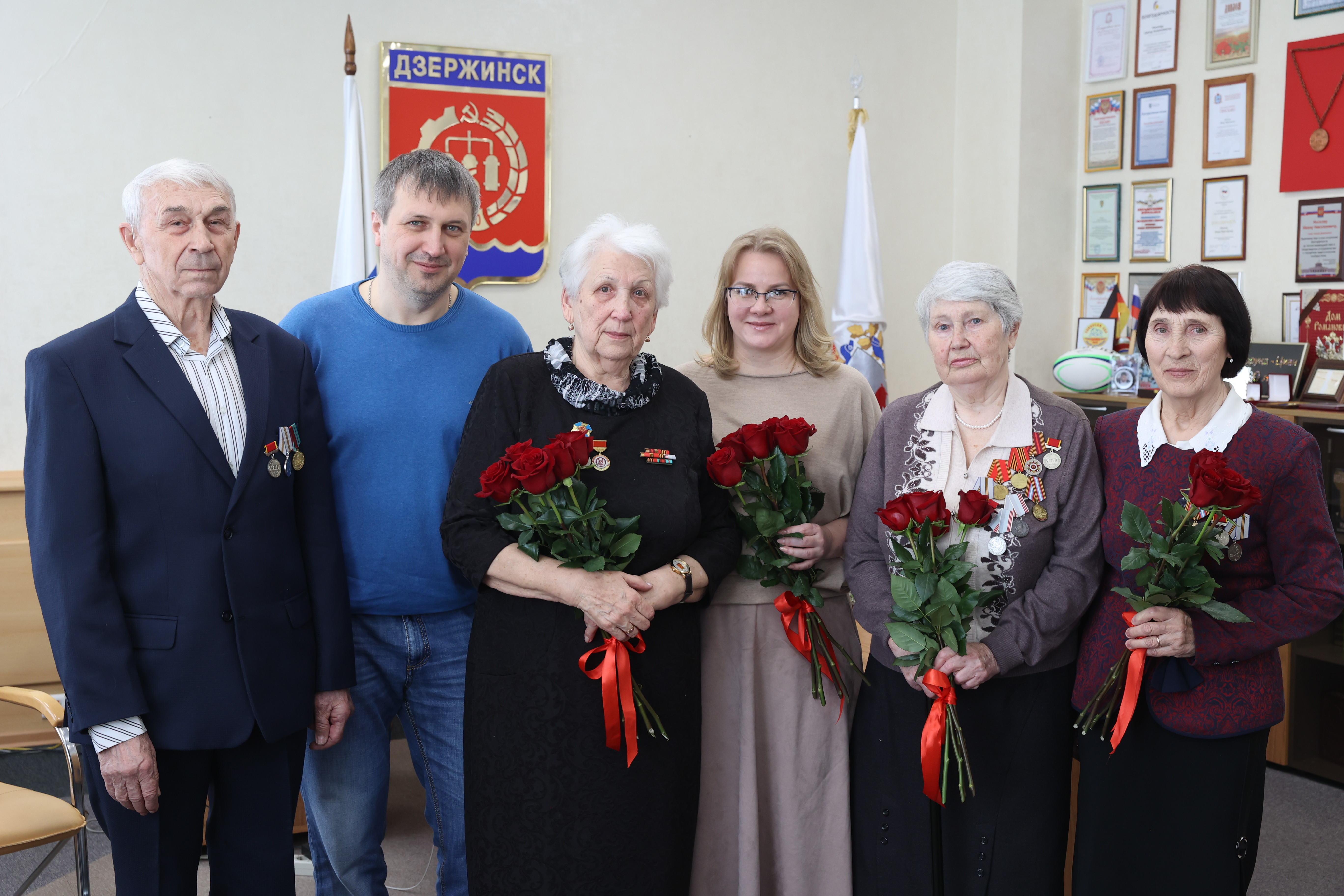 Глава Дзержинска Иван Носков встретился с бывшими узниками фашистских концлагерей