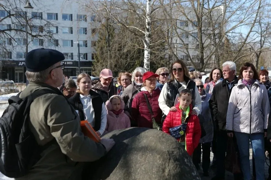 В День рождения города в Дзержинске возобновился популярный проект «Выходи гулять» – бесплатные пешеходные экскурсии, уже ставшие традицией.