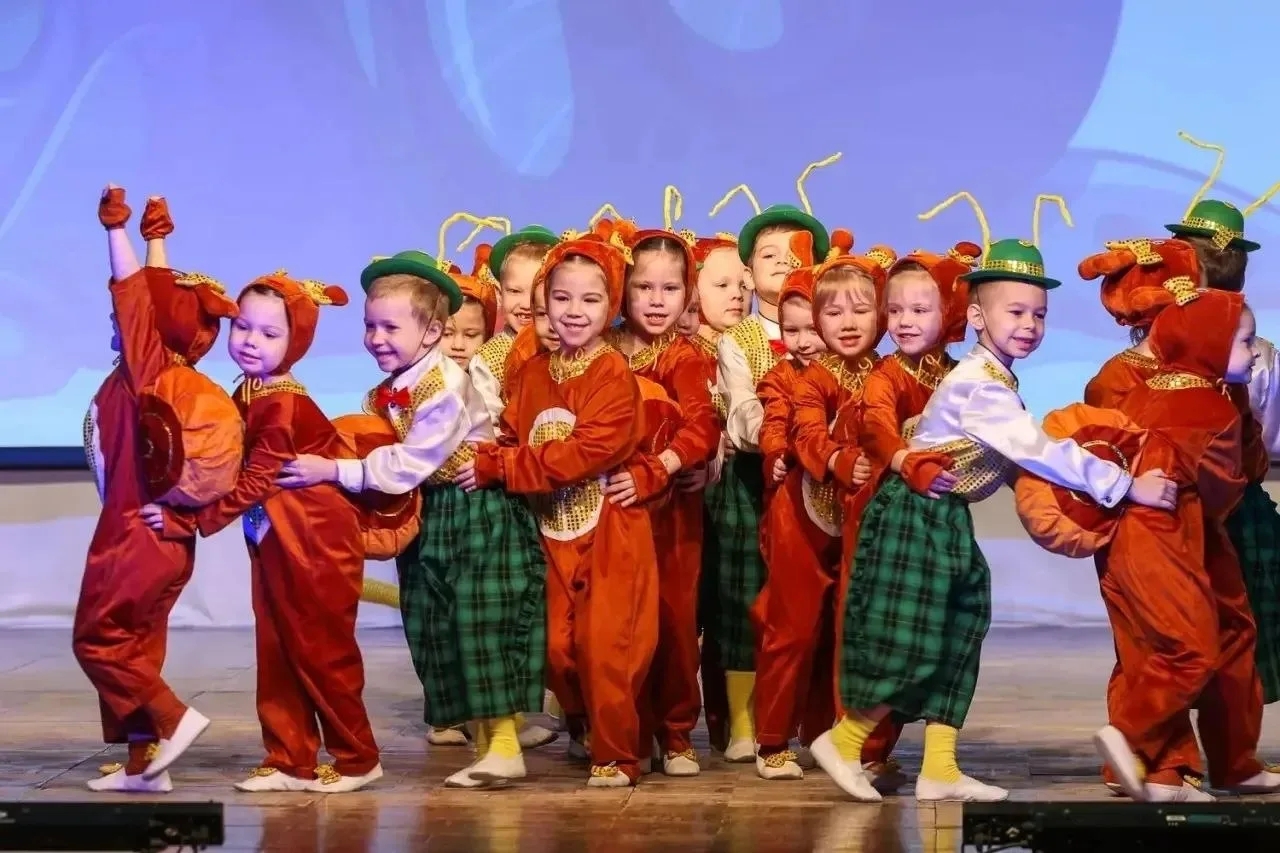 650 воспитанников из 60 детских садов Дзержинска приняли участие в городском фестивале «Солнышко в ладошке – 2026».