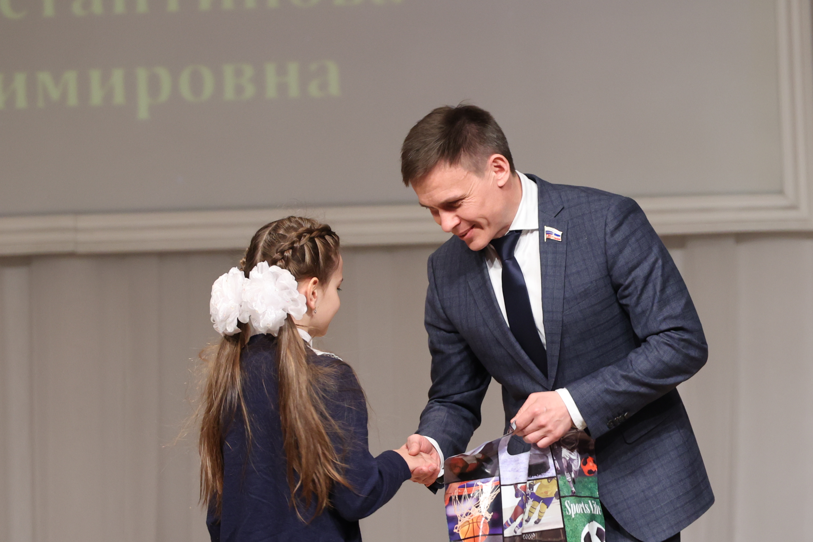 В Дзержинске названы обладатели почетного звания «Ученик года – 2022»