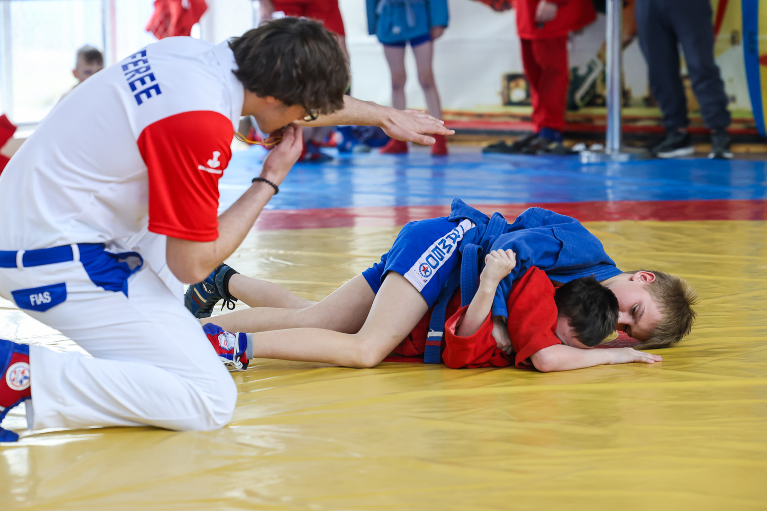 107 юных спортсменов из Нижегородской и Владимирской областей, а также Республики Татарстан собрал традиционный турнир на призы чемпиона мира по борьбе самбо Зяки Умярова среди юношей 2012–2014 годов рождения.
