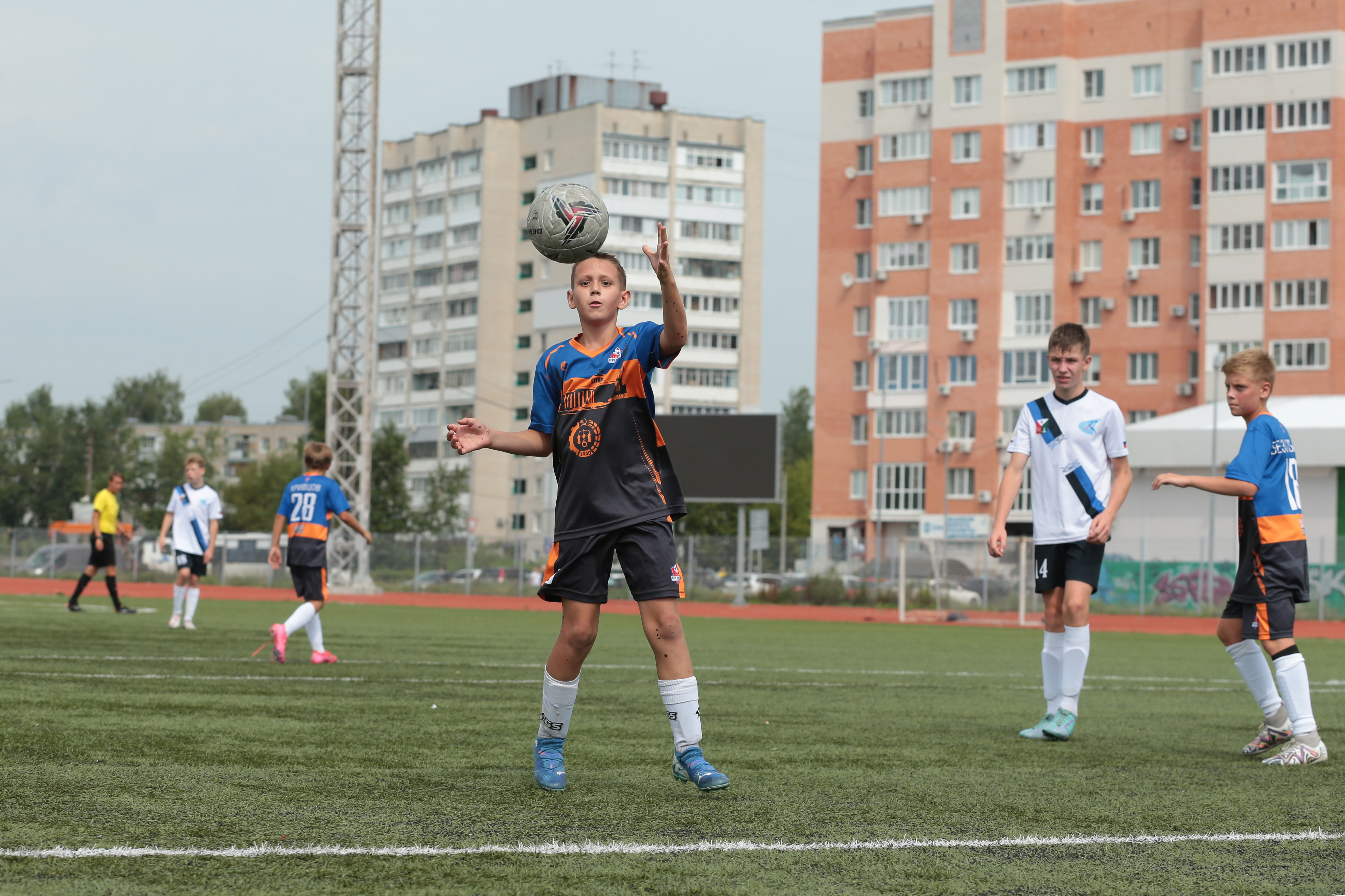 Матч между ФК «Салют» (Дзержинск) и «Икаром» (Саров) Первенства Нижегородской области по футболу среди детско-юношеских команд в рамках 